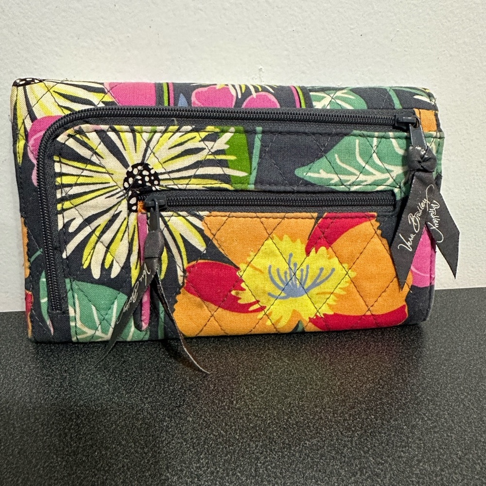 Floral Quilted Women's Clutch - Picture 2 of 7